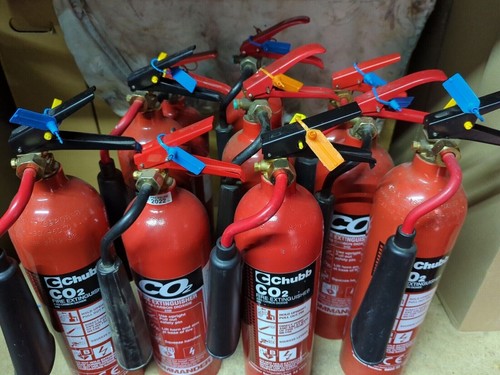 2kg co2 fire extinguisher full - extinguisher,